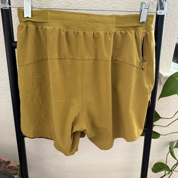 Lululemon Fast and Free Reflective High-Rise Classic-Fit Shorts Size Medium - Picture 4 of 6